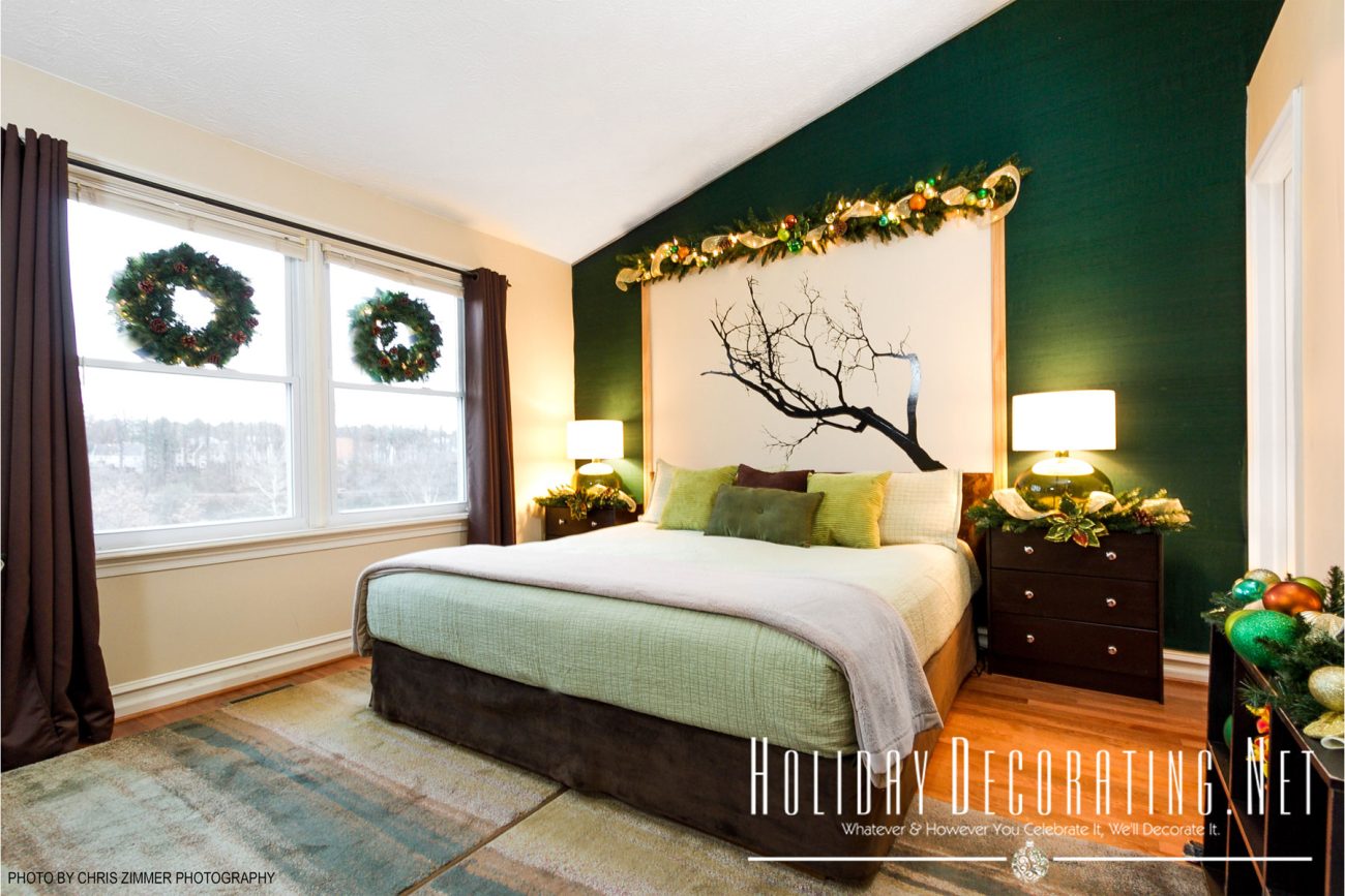 Bedroom Decorated In Shades Of Green & Orange For Christmas