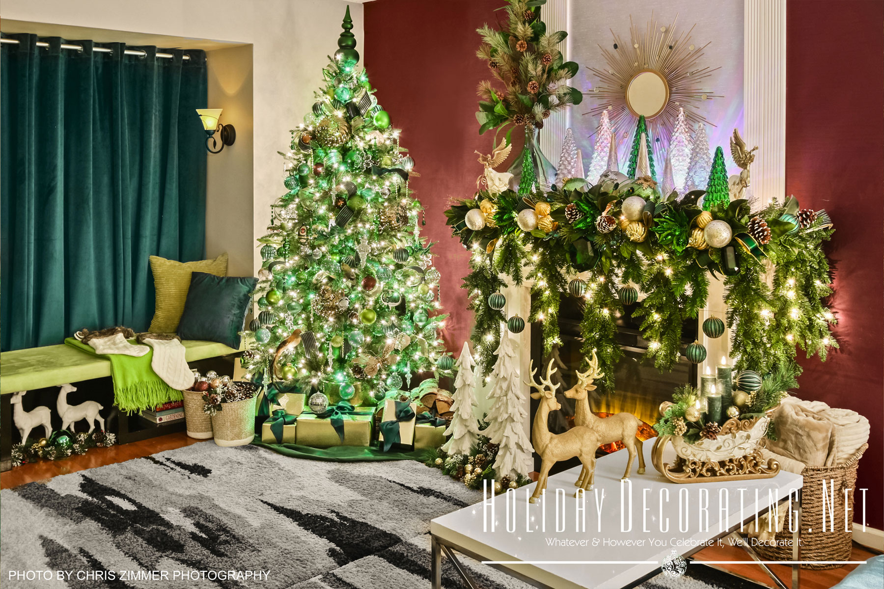 Living Room Decorated In Green For Christmas