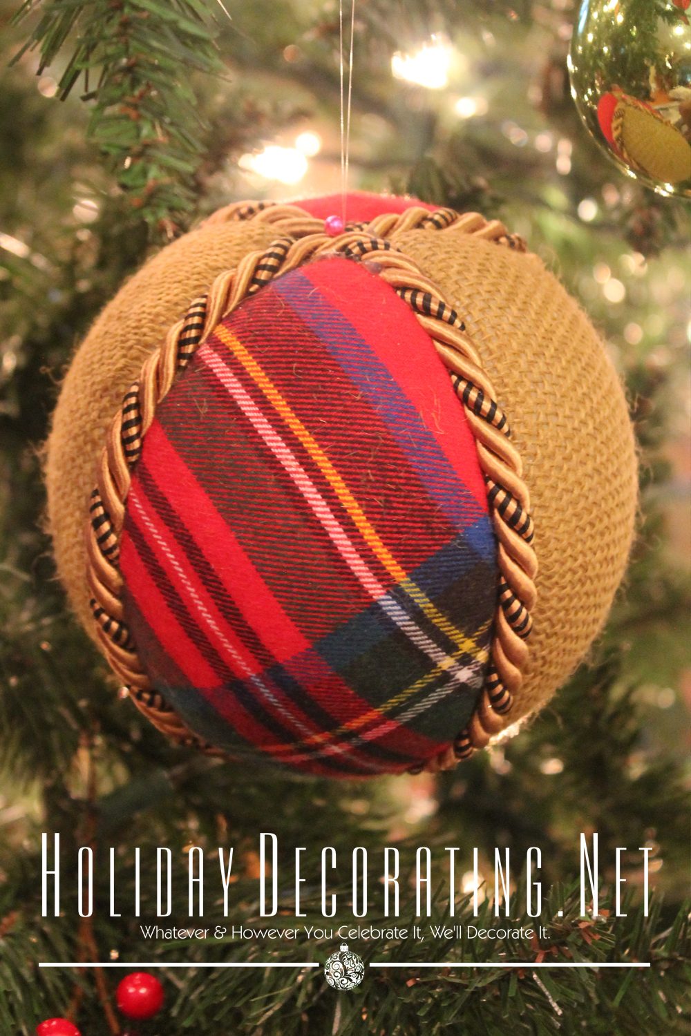 Plaid-&-Tartan-Ornaments